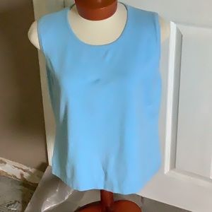 Like new fresh produce sleeveless top